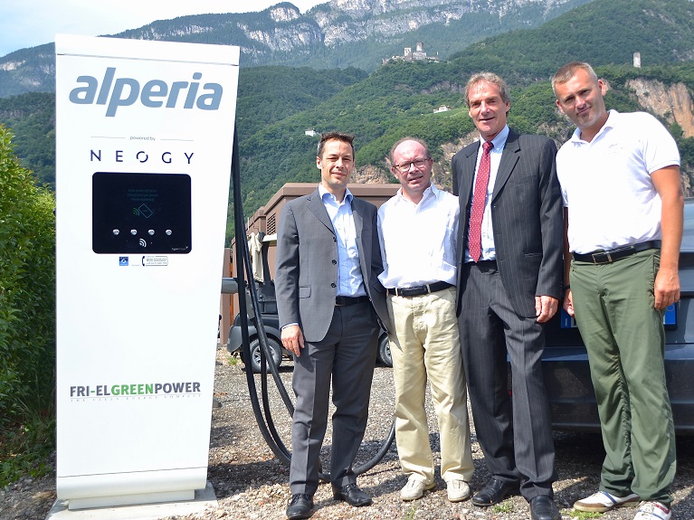 da sinistra: Sergio Marchiori (Alperia Smart Region), Massimo Minighini (Alperia Smart Mobility), Thomas Gostner (Fri-El Greenpower), Alexander Gostner (Golfclub Eppan)