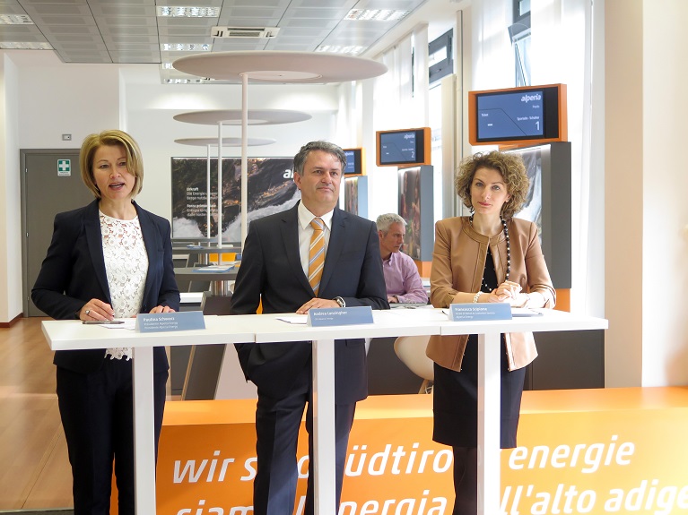 da sinistra: Paulina Schwarz, Andrea Lanzingher, Francesca Scipione 